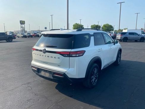 Used 2024 Nissan Pathfinder SV FWD image 6