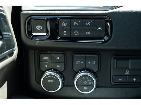 New 2026 GMC Yukon Denali w/ Denali Reserve Package image 30