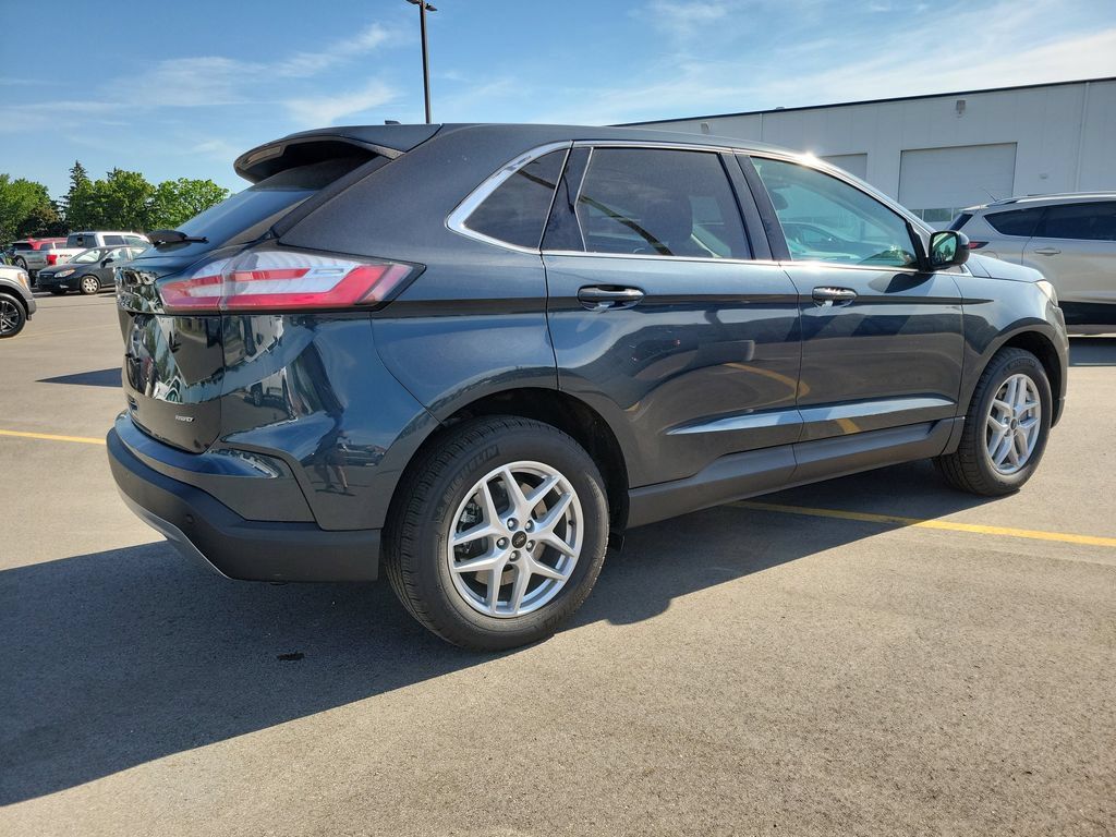 Used 2024 Ford Edge SEL w/ Convenience Package AWD/4WD image 4