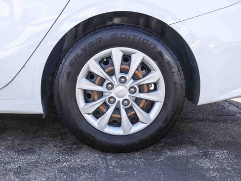 Used 2022 Kia Forte Sedan FWD image 11