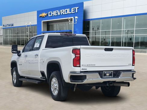 Used 2024 Chevrolet Silverado 2500 LTZ w/ LTZ Convenience Package AWD/4WD image 4