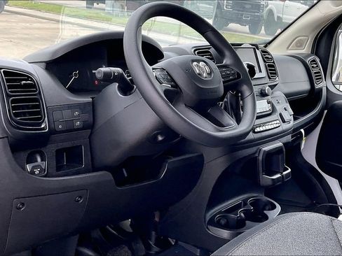 New 2024 RAM ProMaster 2500 w/ Convenience Group FWD image 4