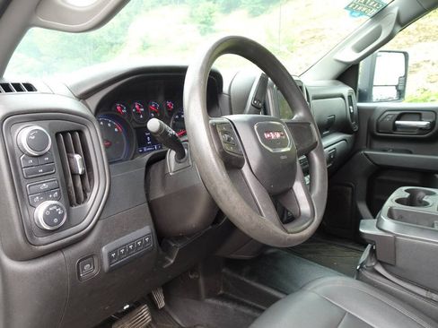 Used 2022 GMC Sierra 2500 Pro w/ Convenience Package AWD/4WD image 14