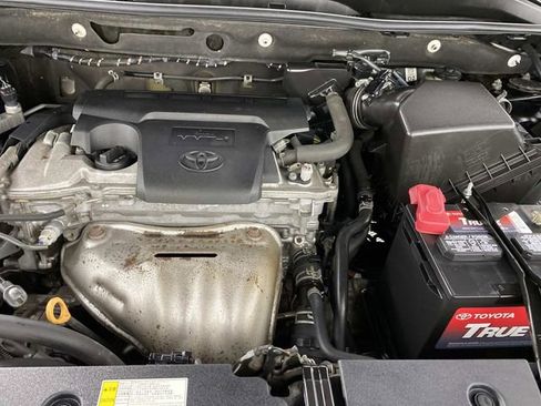 Used 2017 Toyota RAV4 SE AWD/4WD image 30