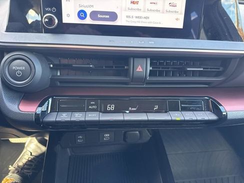 Certified 2024 Toyota Prius Prime SE image 14