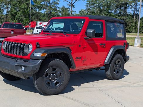 Used 2025 Jeep Wrangler Sport AWD/4WD image 4