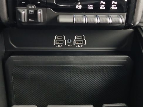 New 2026 RAM 2500 Big Horn AWD/4WD image 10