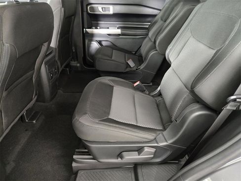 Used 2023 Ford Explorer XLT image 16
