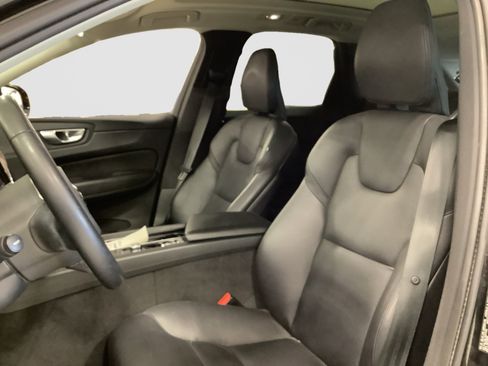 Used 2024 Volvo XC60 B5 Plus w/ Protection Package Premier AWD/4WD image 9