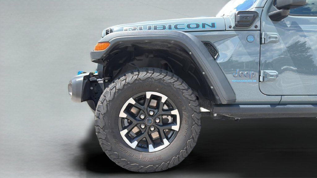 Used 2024 Jeep Wrangler Unlimited Rubicon 4xe AWD/4WD image 37