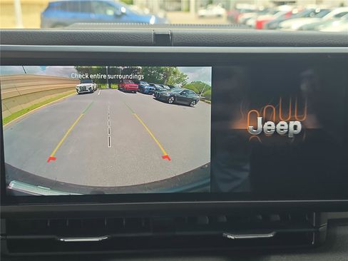 Used 2025 Jeep Wrangler Sport AWD/4WD image 19