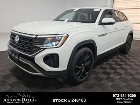Used 2024 Volkswagen Atlas Cross Sport SE w/ Panoramic Sunroof Package FWD image 1