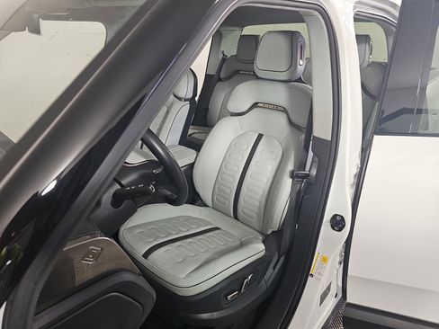 Used 2022 Rivian R1T Adventure image 21