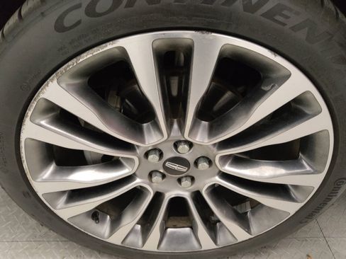 Used 2017 Lincoln MKX Reserve w/ Lincoln MKX Climate Package image 31