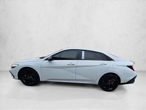 New 2026 Hyundai Elantra SEL Sport FWD image 5