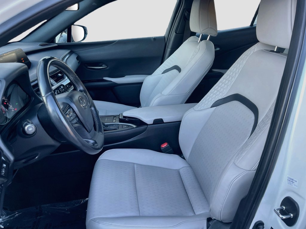 Used 2022 Lexus UX 200 w/ Accessory Package (Z1) FWD image 20