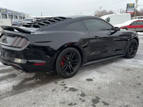 Used 2017 Ford Mustang Coupe image 7