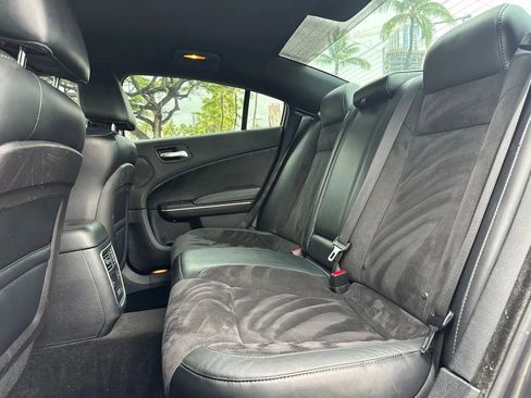 Used 2015 Dodge Charger R/T image 11