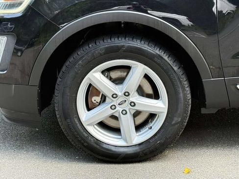 Used 2017 Ford Explorer XLT AWD/4WD image 8