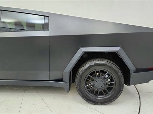 Used 2024 Tesla Cybertruck AWD Crew Cab image 10