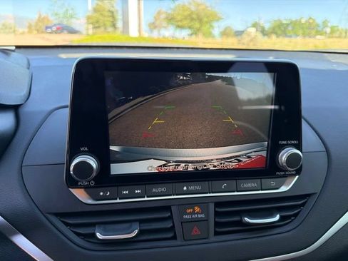 Used 2025 Nissan Altima 2.5 S FWD image 29