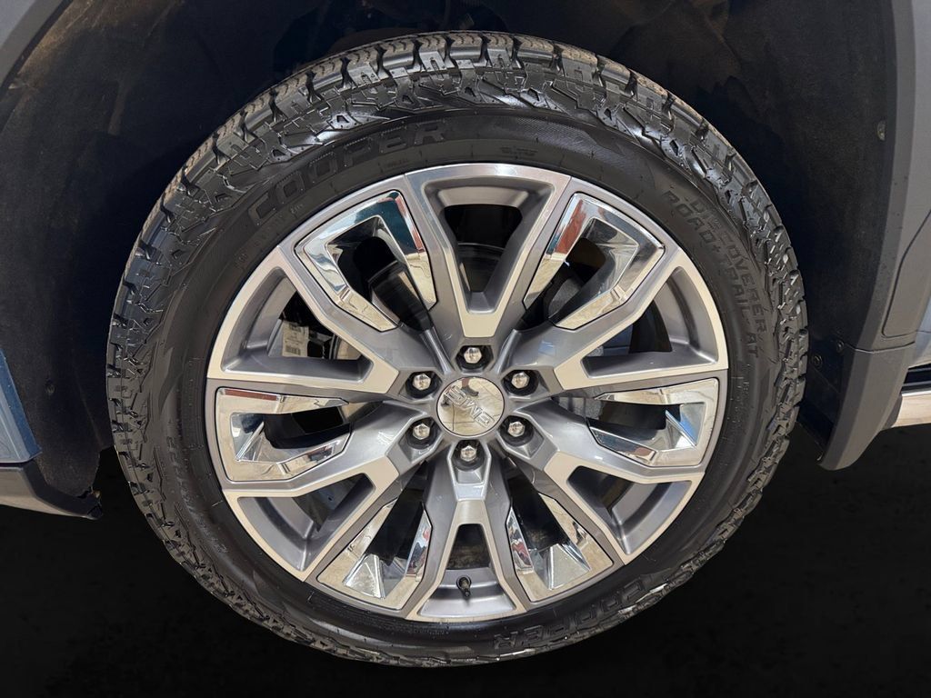 Used 2024 GMC Sierra 1500 Denali w/ Denali Reserve Package AWD/4WD image 9