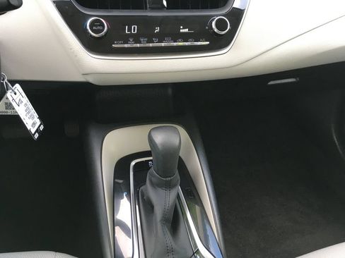 Used 2021 Toyota Corolla LE FWD image 16