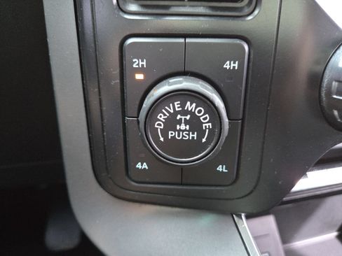 Used 2022 Ford F150 Lariat w/ FX4 Off-Road Package AWD/4WD image 8