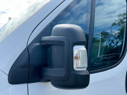 Used 2025 RAM ProMaster 2500 w/ Convenience Group image 12