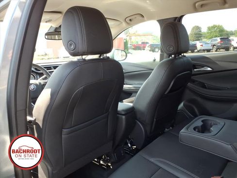Used 2021 Buick Encore GX Essence FWD image 26