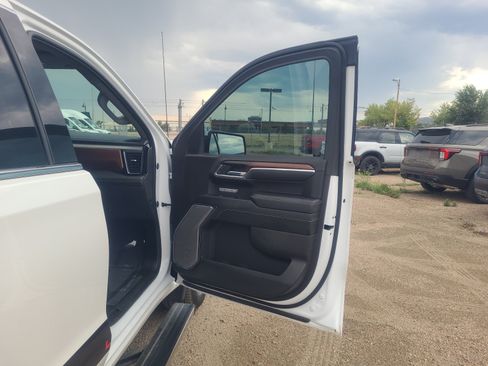 Used 2024 GMC Sierra 1500 Denali w/ Denali Reserve Package AWD/4WD image 16