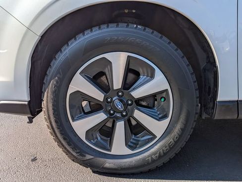 Used 2017 Subaru Forester 2.5i Premium AWD/4WD image 9