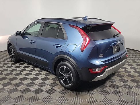 Used 2025 Kia Niro EX image 10