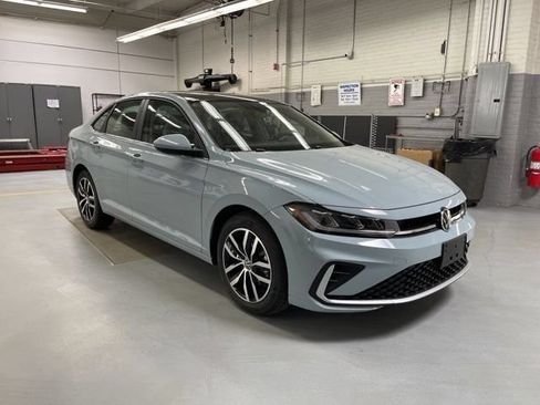 New 2026 Volkswagen Jetta SE FWD image 5