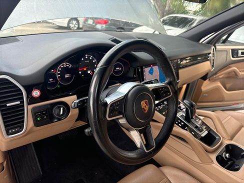 Used 2020 Porsche Cayenne image 10