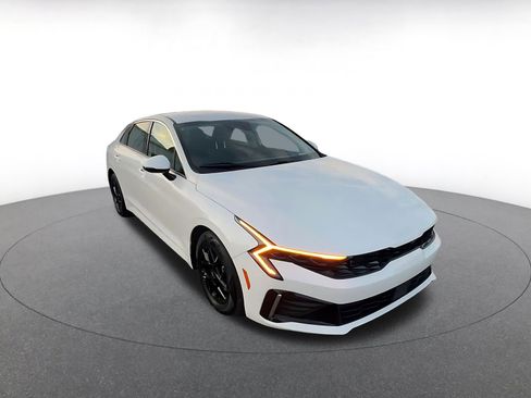 Used 2025 Kia K5 LXS image 3