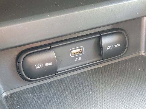 Used 2025 Kia Soul LX w/ LX Technology Package FWD image 26