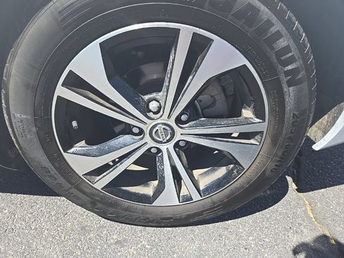 Used 2022 Nissan Sentra SV FWD image 38