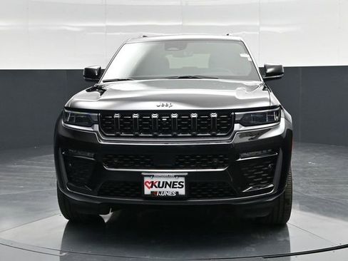 New 2026 Jeep Grand Cherokee Limited AWD/4WD image 2