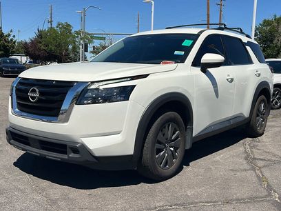 Used 2024 Nissan Pathfinder SV