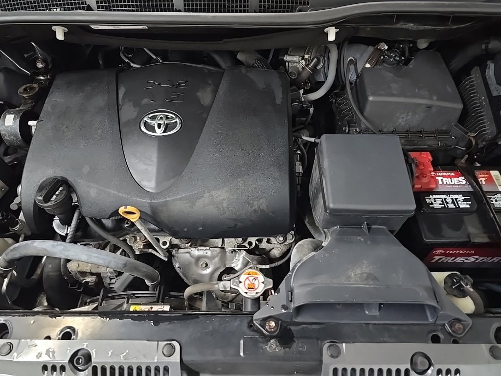 Used 2019 Toyota Sienna XLE w/ XLE Navigation Package FWD image 13