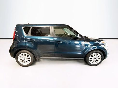 Used 2018 Kia Soul + FWD image 5