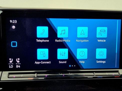 Used 2024 Volkswagen Atlas Cross Sport SE FWD image 18