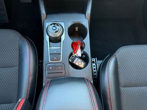 Used 2025 Ford Escape ST-Line image 17