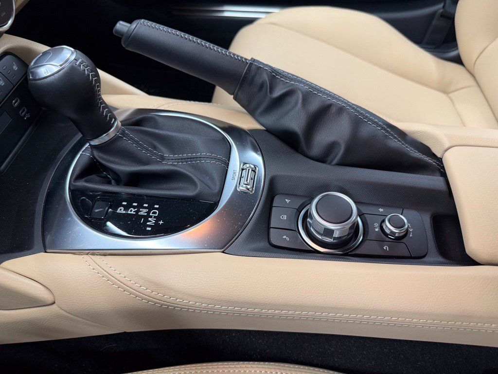 Used 2026 MAZDA MX-5 Miata RF Grand Touring RWD image 17