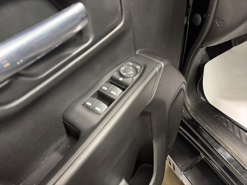 Used 2023 Chevrolet Silverado 1500 Custom image 23