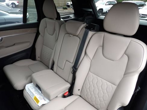 Certified 2025 Volvo XC90 B6 Plus image 25