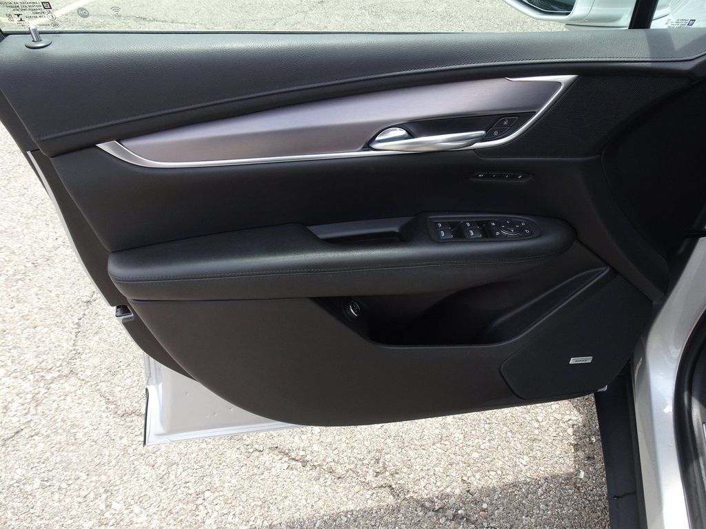 Used 2019 Cadillac XT5 Luxury AWD/4WD image 13