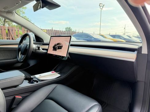 Used 2022 Tesla Model 3 Long Range AWD/4WD image 29