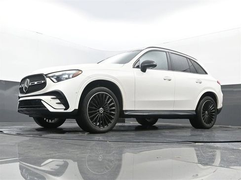 Used 2023 Mercedes-Benz GLC 300 image 12